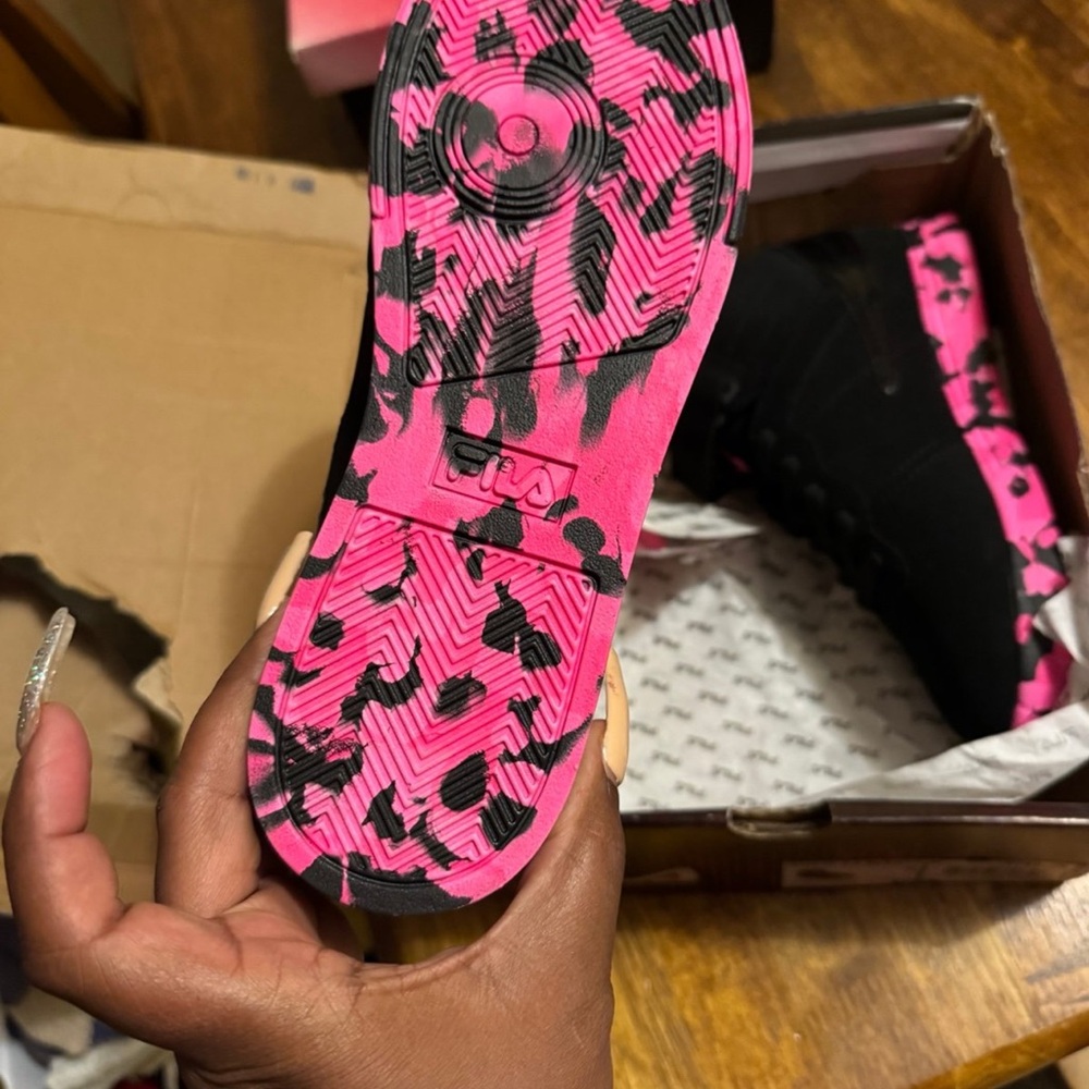 Shoes - Picture 3 of 4